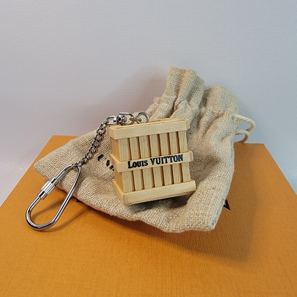 Louis Vuitton 2009 Underground Key Ring Japan Limited Edition Full Inclusion!